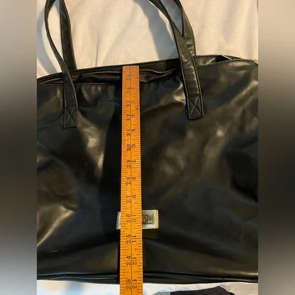 Large Auth Versace Perfums Leather Travel Bag Wide Strap W Dbl Handles Gold Acct - Picture 10 of 14